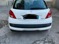 Usata Peugeot 207 73 CV (53 kW) 2013 Bianco Utilitaria