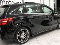 Usata Mercedes B200 135 CV (99 kW) 2017 Nero Monovolume