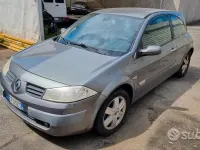 Usata Renault Mégane Authentique 100 CV (73 kW) 2004 Grigio Berlina