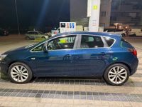 Usata Opel Astra 125 CV (91 kW) 2014 Blu Berlina