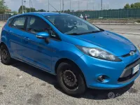 Usata Ford Fiesta Titanium 95 CV (69 kW) 2009 Blu Berlina