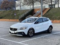 Usata Volvo V40 Momentum 120 CV (88 kW) 2017 Bianco Utilitaria