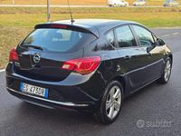 Usata Opel Astra 101 CV (74 kW) 2013 Nero Berlina