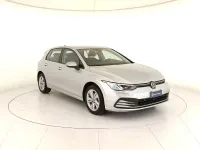 Usata VW Golf VIII Life 116 CV (85 kW) 2024 Argento Berlina