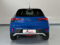 Usata Opel Mokka Ultimate 131 CV (96 kW) 2022 Bicolore tetto nero/blu SUV