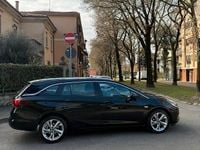 Usata Opel Astra 110 CV (80 kW) 2017 Nero Station wagon