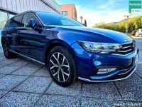 Usata VW Passat Elegance 150 CV (110 kW) 2021 Blu Station wagon