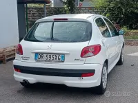 Usata Peugeot 206 60 CV (44 kW) 2009 Bianco Berlina
