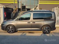 Usata VW Caddy Style 122 CV (89 kW) 2022 Grigio Monovolume