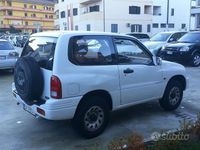 Second-hand Suzuki Grand Vitara 94 CP (69 kW) 2000 Gri Berlinǎ