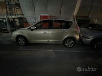Usata Renault Scénic III 110 CV (80 kW) 2009 Giallo Monovolume