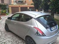 Usata Lancia Ypsilon Gold 69 CV (50 kW) 2019 Grigio Utilitaria