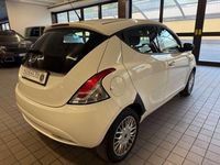 Usata Lancia Ypsilon Platinum 69 CV (50 kW) 2016 Bianco Utilitaria