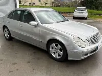 Usata Mercedes E220 Elegance 150 CV (110 kW) 2003 Argento Berlina
