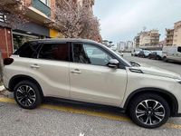 Usata Suzuki Vitara 102 CV (75 kW) 2023 Avorio africa/nero SUV