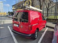 Begagnad VW Caddy 110 HK (80 kW) 2016 Röd Minibuss