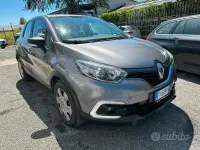 Usata Renault Captur Life 90 CV (66 kW) 2019 Grigio SUV