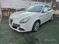 Usata Alfa Romeo Giulietta Exclusive 140 CV (102 kW) 2011 Bianco Utilitaria