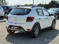 Usata Dacia Sandero Stepway 90 CV (66 kW) 2017 Bianco Berlina