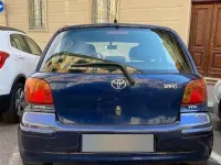 Usata Toyota Yaris 65 CV (47 kW) 2003 Bluazzurro Berlina