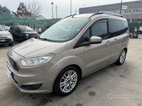Usata Ford Tourneo Courier Titanium 101 CV (74 kW) 2015 Marrone Monovolume