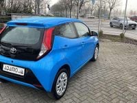 Usata Toyota Aygo Connect Style 72 CV (52 kW) 2020 Blu/azzurro Utilitaria