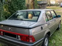 Usata Alfa Romeo 75 120 CV (88 kW) 1991 Grigio Berlina