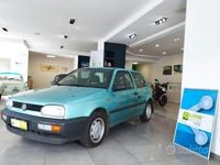 Usado VW Golf III 90 CV (66 kW) 1992 Verde Utilitario