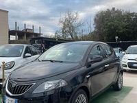 Usata Lancia Ypsilon Silver 69 CV (50 kW) 2017 Nero Utilitaria