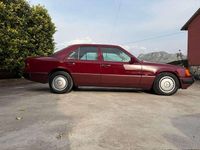 Usata Mercedes E200 136 CV (100 kW) 1993 Rosso Berlina