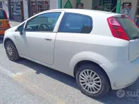 Usata Fiat Grande Punto 69 CV (50 kW) 2012 Bianco Utilitaria