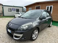Usata Renault Scénic III 110 CV (80 kW) 2011 Grigio Monovolume