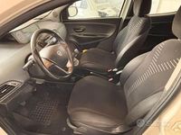 Usata Lancia Ypsilon 69 CV (50 kW) 2011 Bianco Utilitaria