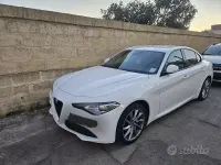 Usata Alfa Romeo Giulia 160 CV (117 kW) 2021 Bianco Berlina
