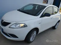 Usata Lancia Ypsilon 80 CV (58 kW) 2017 Bianco Utilitaria