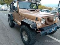 Usado Jeep Wrangler 241 HP (177 kW) 2001 Dourado SUV