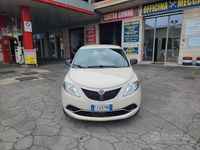 Usata Lancia Ypsilon Gold 69 CV (50 kW) 2017 Beige Utilitaria