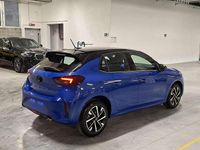 Nuova Opel Corsa 101 CV (74 kW) 2025 Voltaik blue/tetto black Utilitaria