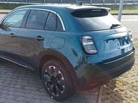Nuova Fiat 600 La Prima 136 CV (100 kW) 2025 Verde mare SUV