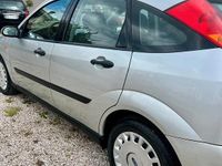 Occasion Ford Focus Ambiente 90 PK (66 kW) 2001 Grijs Sedan