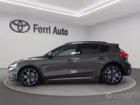 Usata Ford Focus 125 CV (91 kW) 2019 Grigio Berlina