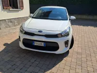 Usata Kia Rio 82 CV (60 kW) 2017 Bianco Berlina