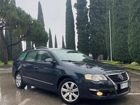 Usata VW Passat 75 CV (55 kW) 2008 Blu Berlina