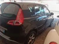 Usata Renault Scénic III 95 CV (69 kW) 2011 Nero Berlina