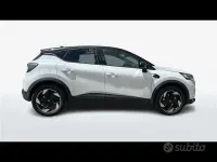 Usata Renault Captur Techno 160 CV (117 kW) 2025 Rosso SUV