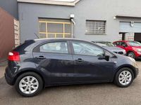 Usata Kia Rio Active 94 CV (69 kW) 2015 Grigio Utilitaria