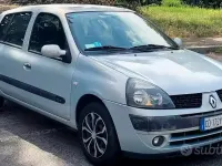 Usata Renault Clio II 75 CV (55 kW) 2003 Grigio Berlina