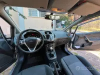 Usata Ford Fiesta Titanium 71 CV (52 kW) 2011 Grigio Berlina