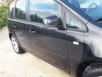 Usata Ford Tempo 90 CV (66 kW) 2011 Nero Monovolume