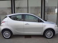 Usata Lancia Ypsilon Gold 69 CV (50 kW) 2013 Argento Utilitaria